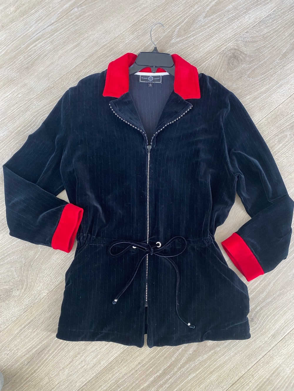 St. John Sport Black Velvet Pinstripe Zip Jacket Red Trim Size Large